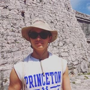 Meet your Posher, Marcos